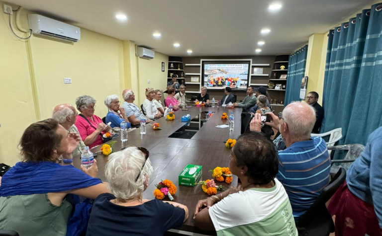 Vijftien tevreden donateurs kijken met veel plezier terug op hun reis